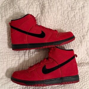 Nike Dunk High Red Black Size 7 Men 8.5 Women